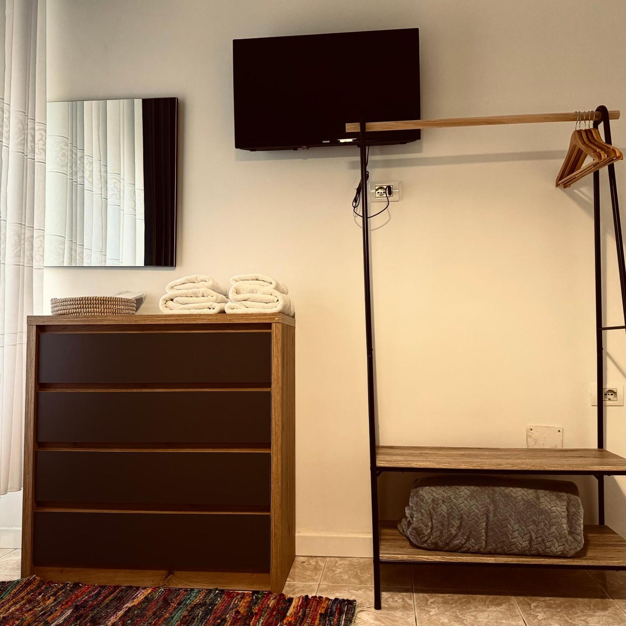 Hi5 Rooms Тирана Екстериор снимка